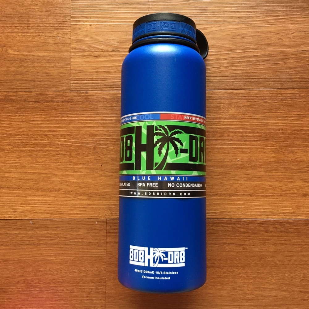 NWT Blue Hawaii Hawaiian Water Bottle